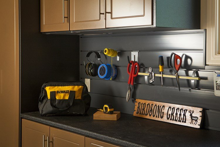 Read more about the article 4 Tips for Organizing Your Garage