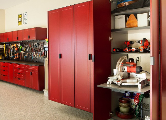 Read more about the article Custom Garage Cabinets in Overland Park That Redefine Your Space