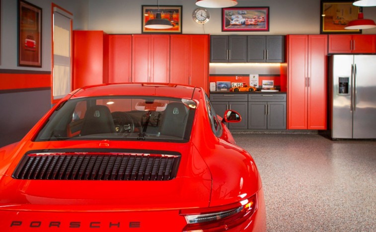 Read more about the article Full Garage Makeover Service in Lee’s Summit: Transforming Garages into Purposeful Living Spaces